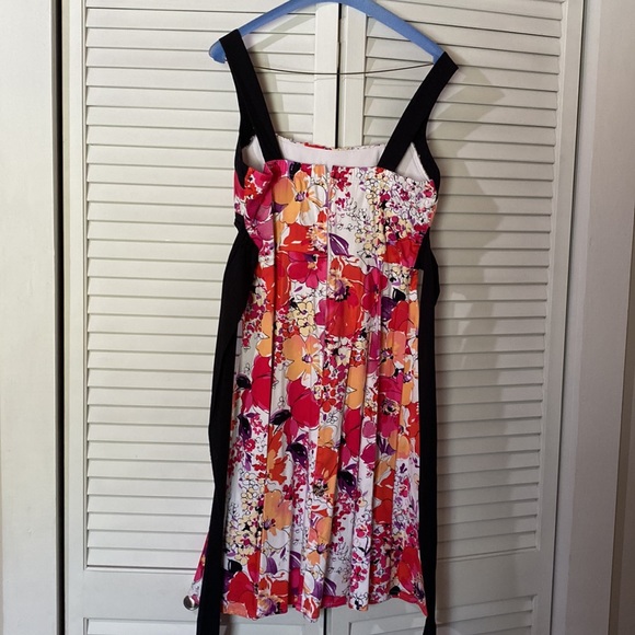 Pinup Dress - Picture 3 of 4